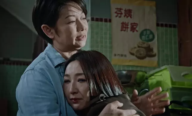 高Ling啲眼淚積到咁先至慢慢再滴出嚟，真係少啲功力都唔掂。