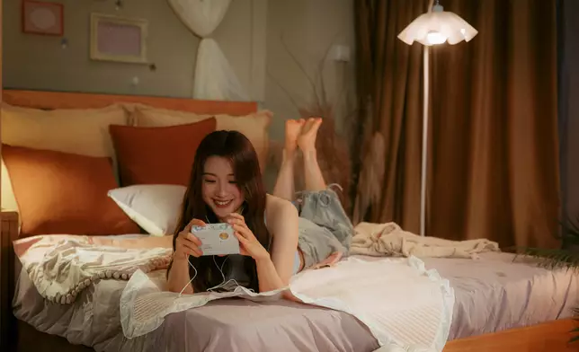 Candy自言喜歡唱慘情歌，但笑言連續3首慘情歌令校園騷唔啱feel，計劃明年推出開心或勵志作品。
