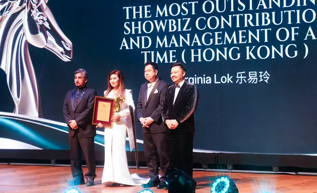 第五屆《The Knights Award》日前於吉隆坡舉行，樂易玲獲頒「香港娛樂圈與藝人管理最傑出貢獻獎」。