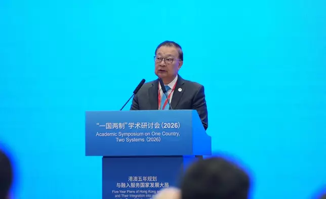 第十三屆全國人大常委會委員譚耀宗建議建立動態監測及第三方評估機制，依托智庫平台定期發布規劃落實報告。巴士的報記者攝