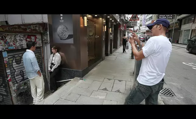 華哥影到上癮。
