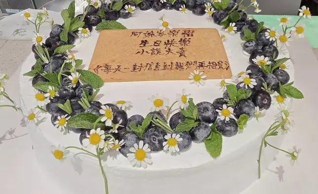 大會為岑樂怡準備生日蛋糕。