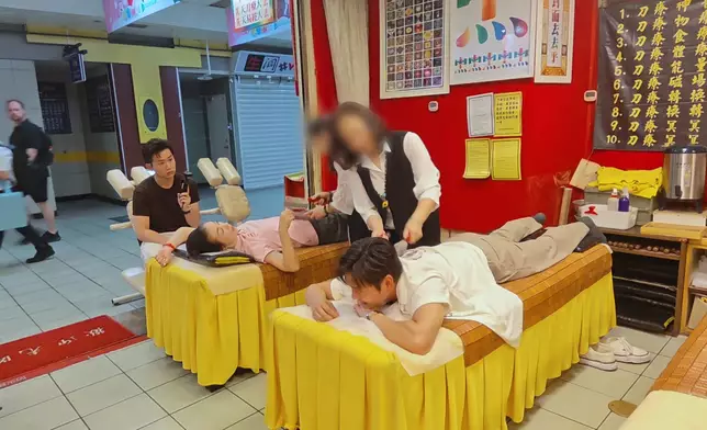 美儀姐同振朗一前一後被「剁」畫面好搞笑。