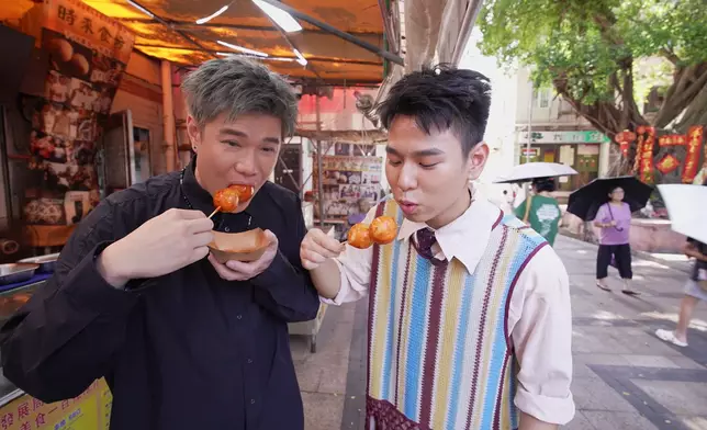 行仔捨命食辣。