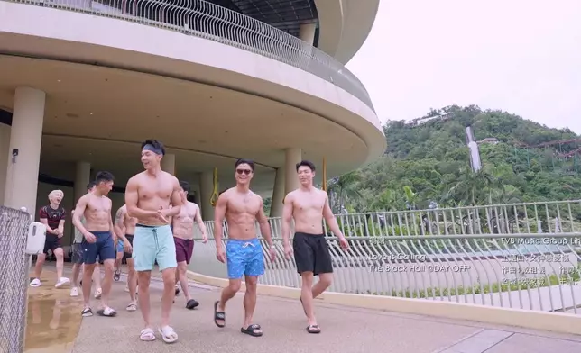 睇呢幾張相，係咪有能文能武嘅感覺先。