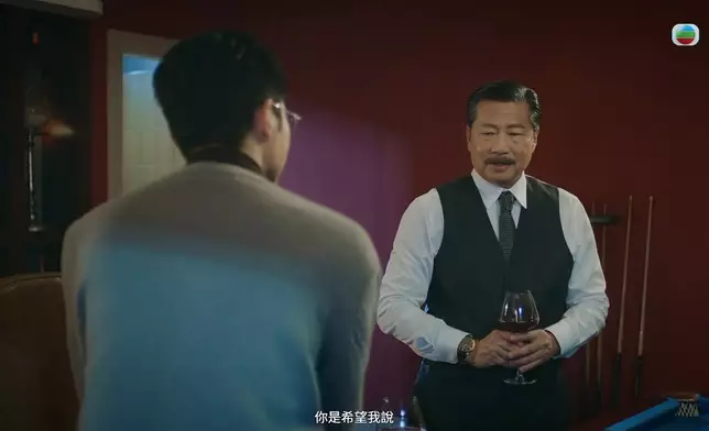 呢個管家厲害之處，仲要不卑不亢。