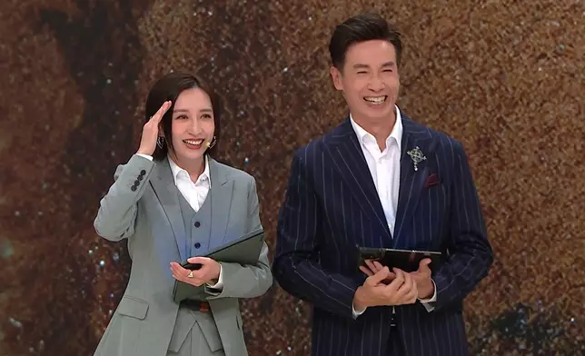 陳山聰叫龔嘉欣唔好扮細，女方即指與他年紀相差一截。