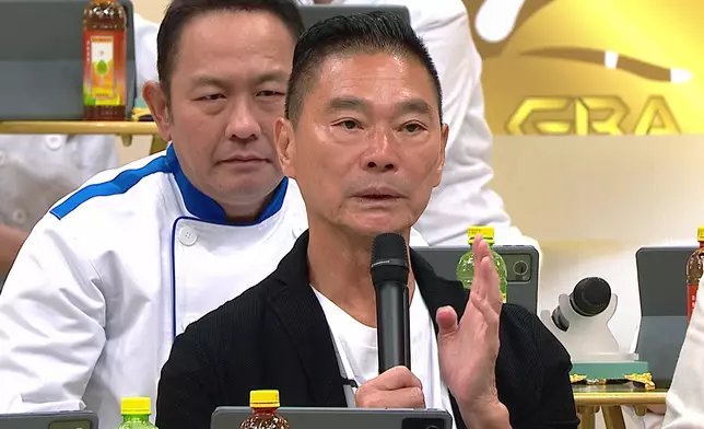 鄧達智指任何食店都有權不准食客帶外來飲品。