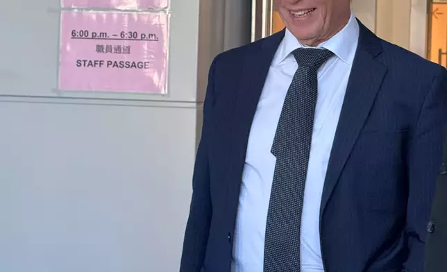 代表鄺港傑的大律師Trevor Beel 。巴士的報記者攝