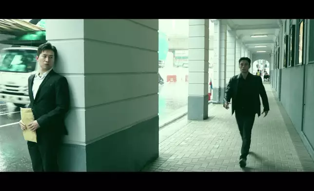GM與Danny喺舊油麻地警署拍追逐戲。