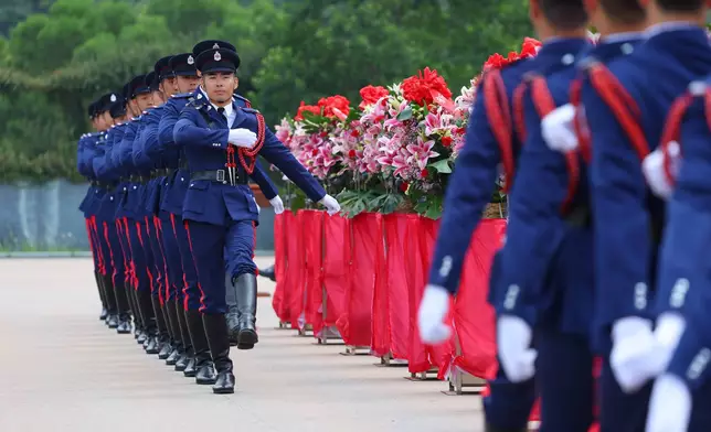 消防處紀念日悼念158年來殉職同袍，處長聯同各界代表致最深慰問。