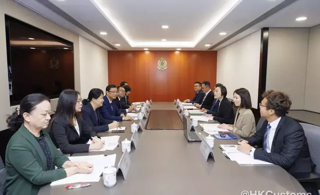 海關總署政策法規司代表團訪港，兩地海關高層會晤深化合作。