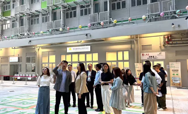 屯門區議員參觀欣寶路簡約公屋 了解入伙流程及周邊配套