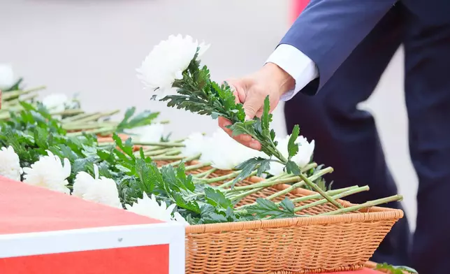 消防處紀念日悼念158年來殉職同袍，處長聯同各界代表致最深慰問。