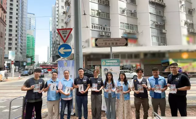 海關聯同區議員關愛隊宣傳 提醒長者精明消費防陷阱
