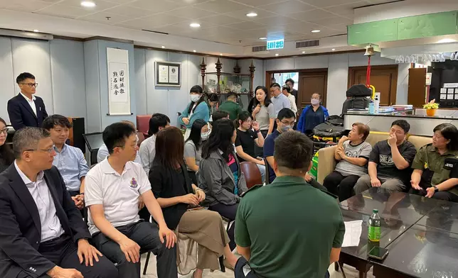 醫療輔助隊為現役人員提供免費流感疫苗接種 總部職員首日率先響應
