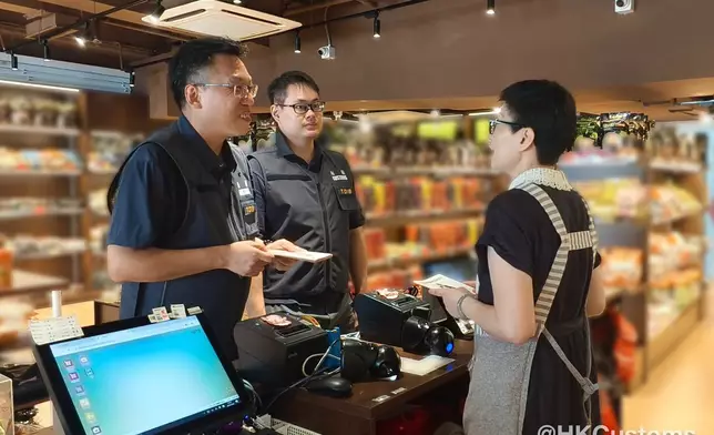 香港海關黃金周巡查購物熱點 設快速行動隊優先處理旅客投訴