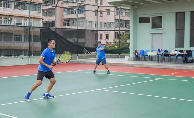 香港警察網球會主場迎戰新加坡警隊 港隊奪冠以球會友