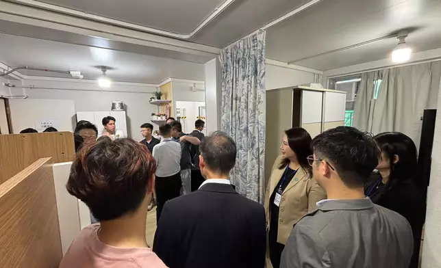 屯門區議員參觀欣寶路簡約公屋 了解入伙流程及周邊配套