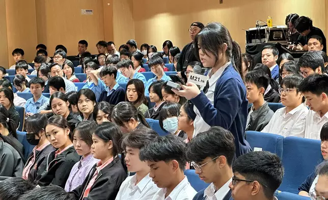 民青局局長麥美娟出席施政ONLINE 向青年介紹施政報告措施