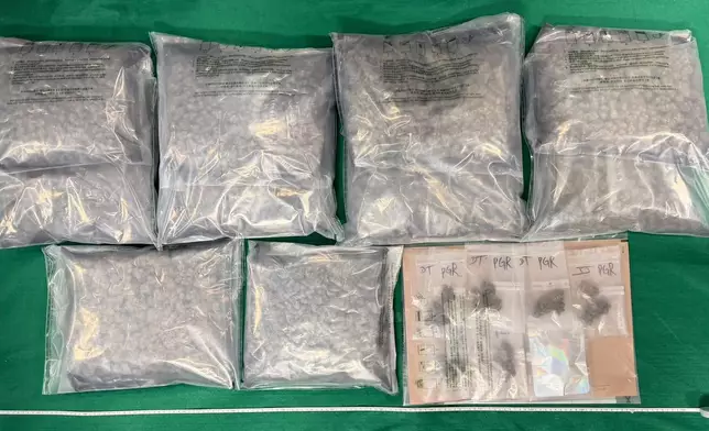 香港海關於機場偵破一宗入境旅客販毒案件 政府新聞處圖片
