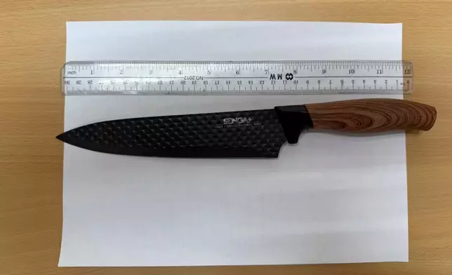 警方檢獲旳利刀