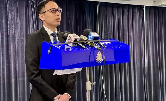 警方拘1女，涉8宗假冒官員騙案