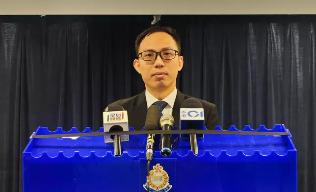 警方拘1女，涉8宗假冒官員騙案
