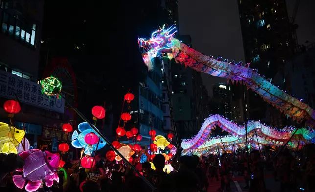 夜光花式龍與沙頭角魚燈舞夜間巡遊表演
