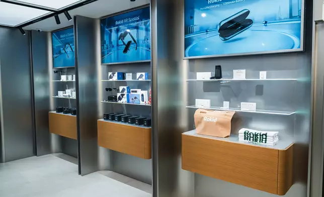 Rokid無人自助體驗店產品配件與周邊陳列櫃