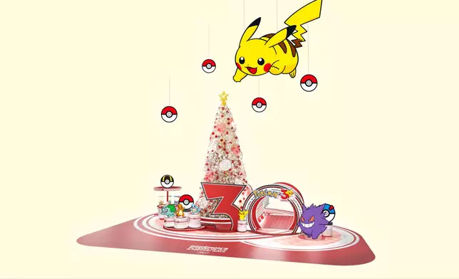 巨型衝刺Pikachu及10米高精靈球主題燈光裝飾