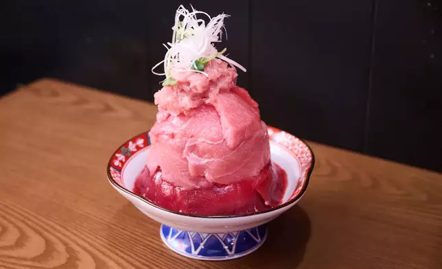 開幕限定贅沢四式吞拿魚丼，嚴選豐洲市場直送吞拿魚層層堆疊