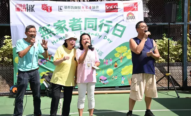 無家者合唱團及樂器表演獻聲演出