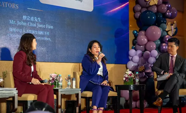 金紫荊女企業家協會永遠榮譽會長兼監事會成員丘璟珊女士擔任專題分享嘉賓，針對 AI 應用與企業轉型發表深刻見解。