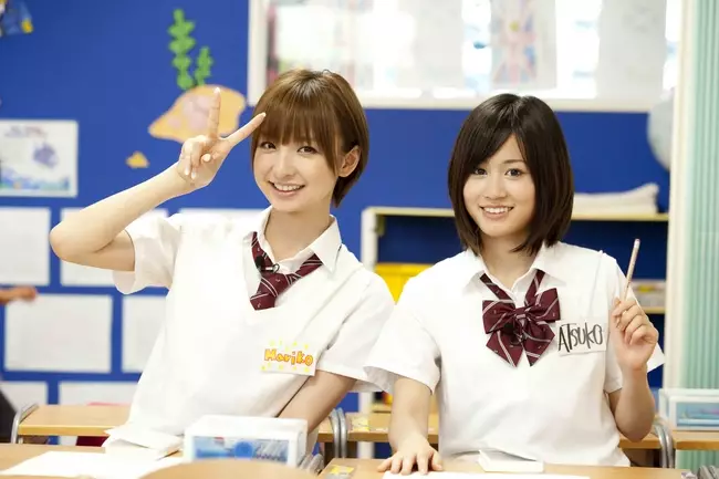 篠田麻里子為AKB48前成員,當時人氣超高,還被列為「神七」。