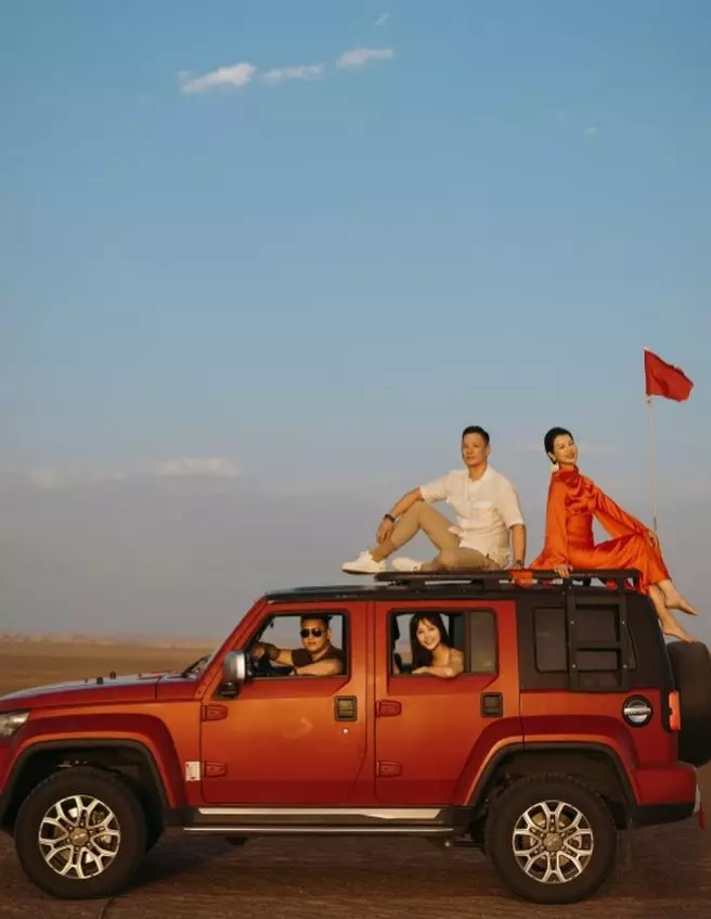 兩人結婚多年仍如熱戀。
