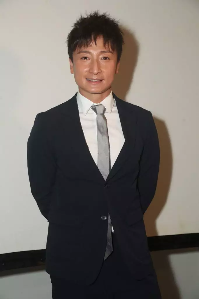 今次小方罕有地未有否認戀情。