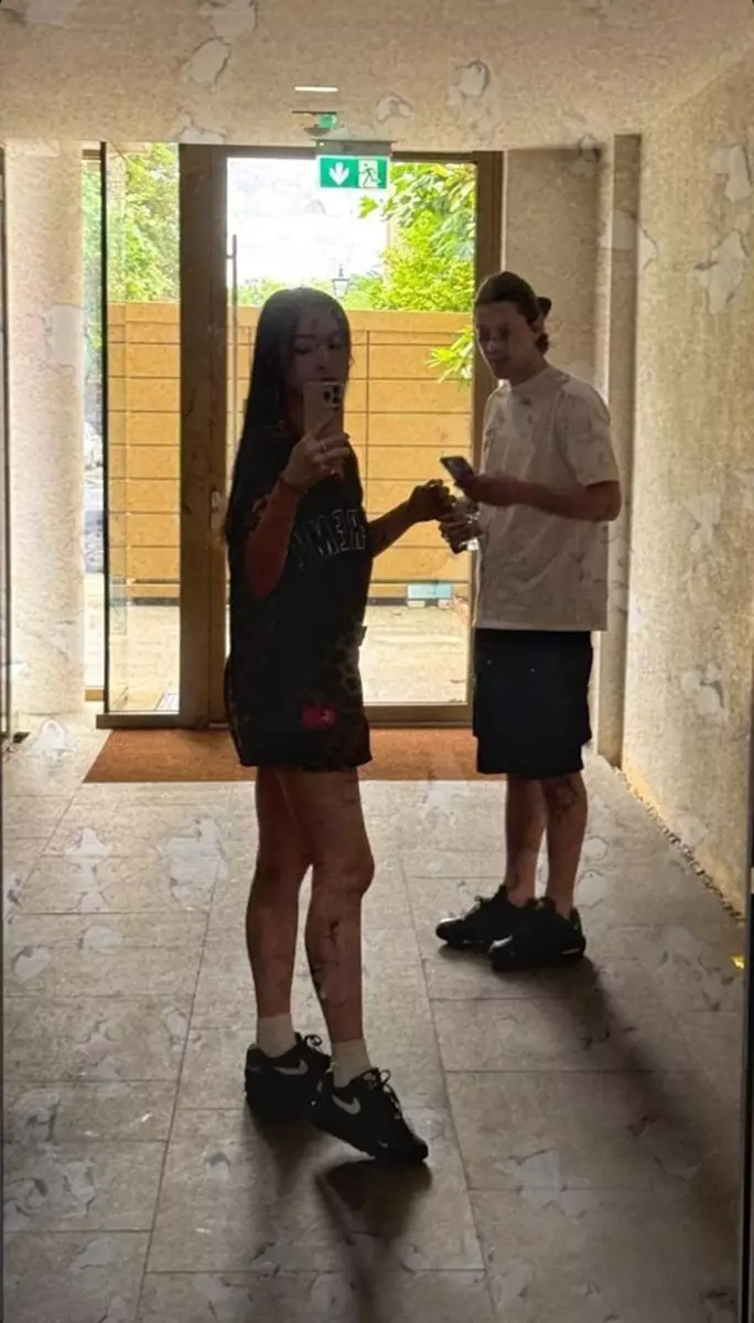 分享與外籍型男的親密合照