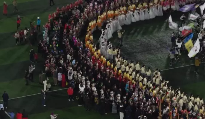 貴州榕江「村超」第四季開鑼，參賽村隊增至137支，足球賽事結合文化活動，持續帶旺冬季旅遊。影片截圖