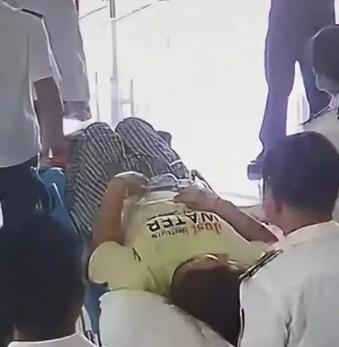 女子腹部不適求醫揭懷孕。影片截圖
