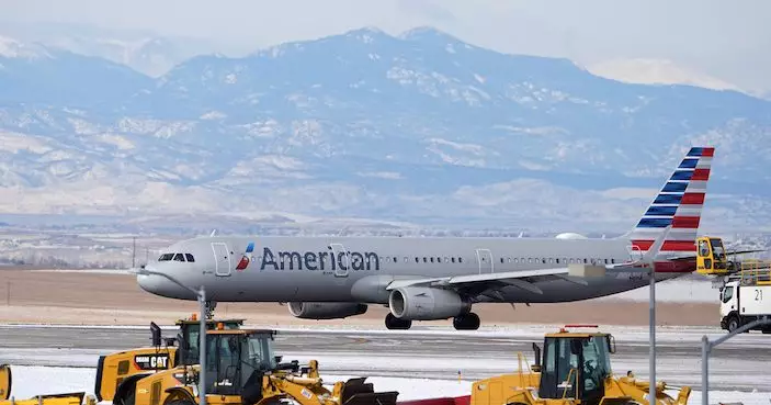 美國航空表示,兩架飛機在事發後滑行至停機坪,接受維修團隊檢查。 AP資料圖片