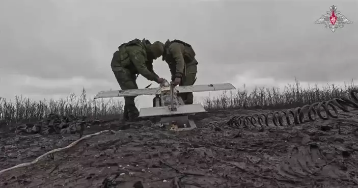 俄羅斯國防部4月2日發放的影片截圖顯示,俄軍準備以無人機襲擊烏克蘭。資料圖片