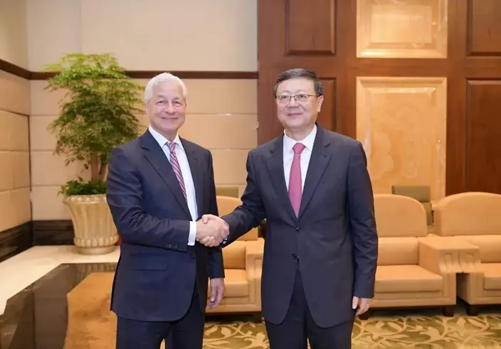 5月30日，上海市委書記陳吉寧會見摩根大通CEO戴蒙。
