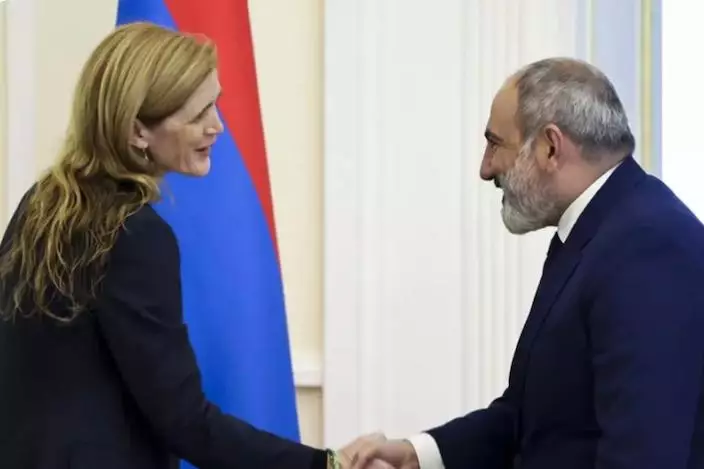 亞美尼亞總理帕希尼揚喜迎美國國際開發署署長薩曼莎·鮑爾。
