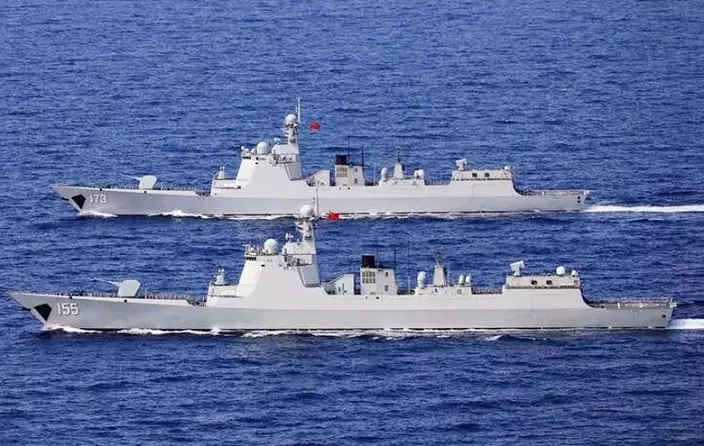 解放軍海軍艦船在亞丁灣、索馬裡海域執行護航任務。央視新聞資料圖片