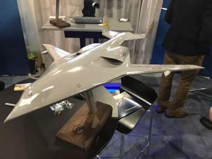 美軍各種隱形加油機的模型和CG做了不少,但何時能夠服役就是另一回事了。