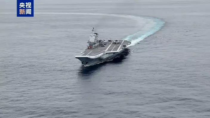 遠海實戰訓練,海空域氣候條件複雜,訓練強度大,對保障艦載機起降提出更高要求。