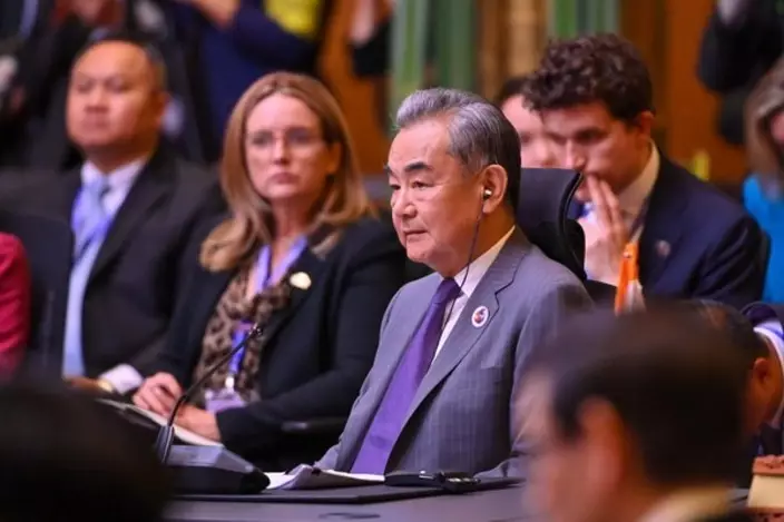 中方此輪多邊外交既堅守反對單邊主義的原則底線,又展現靈活務實的合作姿態,為應對可能到來的中美經貿談判積累戰略主動。