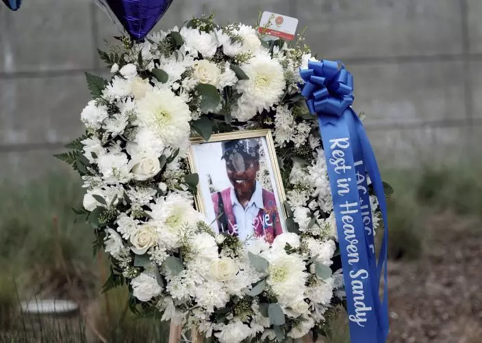Sandra Rhodes Shells LA, NYC killings spark anger, raise risk for homeless people