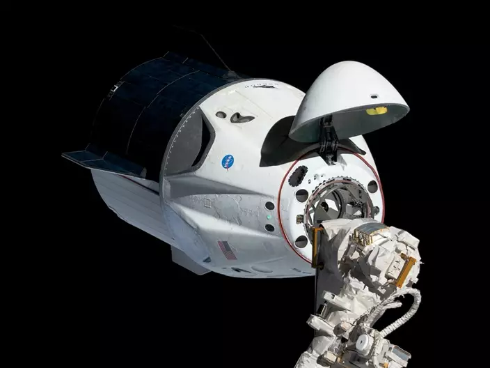 馬斯克一度發文表示,鑑於特朗普關於取消政府合同的聲明,SpaceX將立即開始退役旗下的龍飛船。AP資料圖片